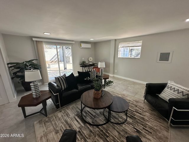 1224 E HAYWARD Avenue, Phoenix, AZ 85020