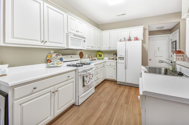 2521 Pennington Bend Rd Apt 210, Nashville, TN 37214