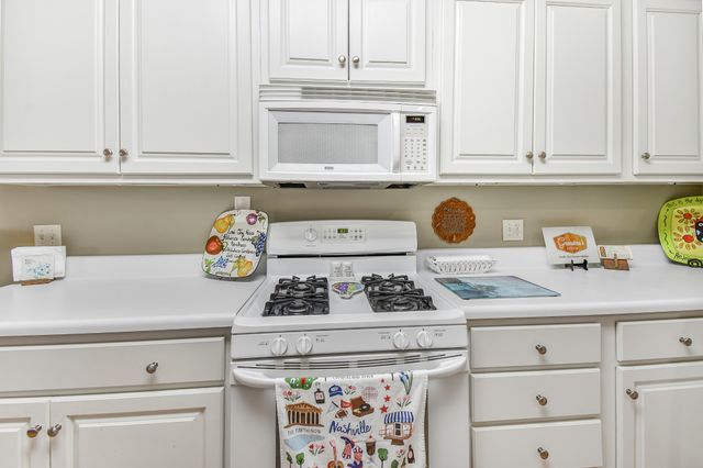 2521 Pennington Bend Rd Apt 210, Nashville, TN 37214