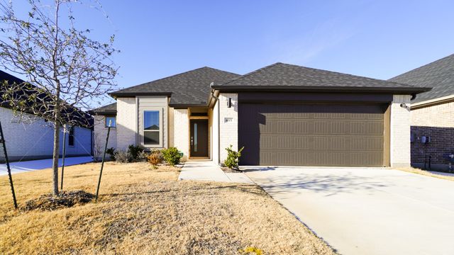 465 Chase Creek Drive, Lavon, TX 75166