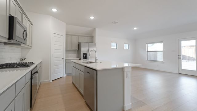 465 Chase Creek Drive, Lavon, TX 75166