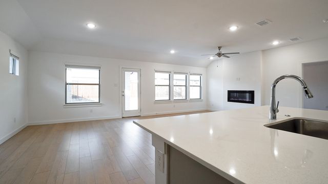 465 Chase Creek Drive, Lavon, TX 75166