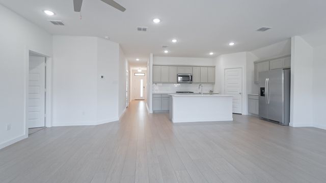 465 Chase Creek Drive, Lavon, TX 75166