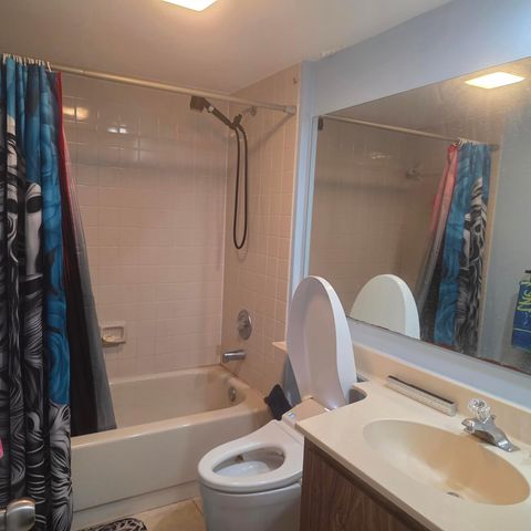 3640 WHITEHALL Drive 305, West Palm Beach, FL 33401