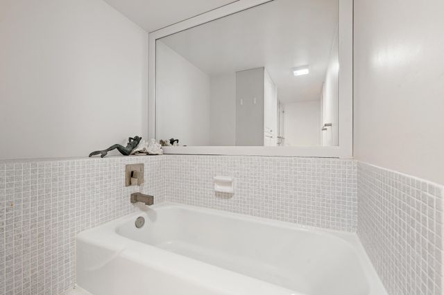 5380 N Ocean Drive 19e, Singer Island, FL 33404