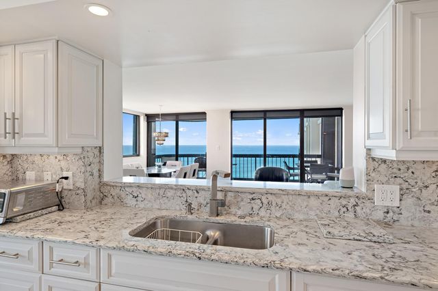 5380 N Ocean Drive 19e, Singer Island, FL 33404