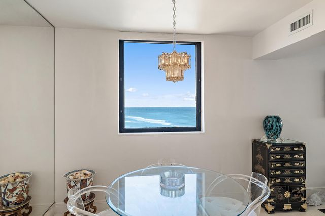 5380 N Ocean Drive 19e, Singer Island, FL 33404