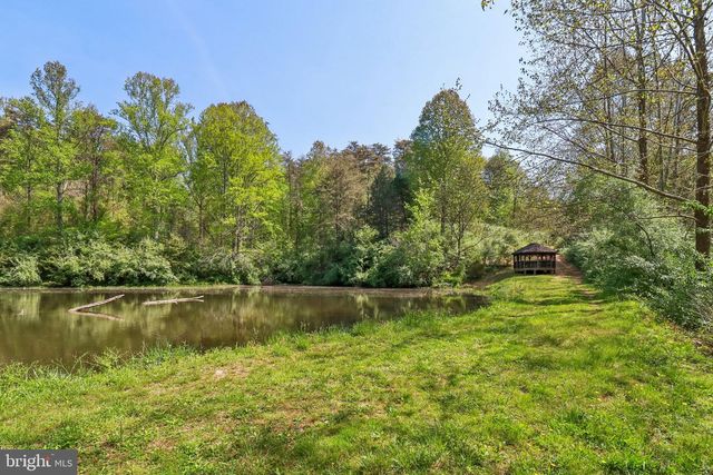 7017 UNION MILL RD, Clifton, VA 20124