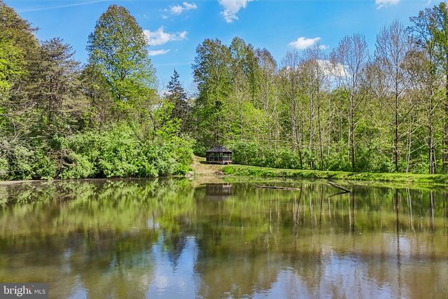 7017 UNION MILL RD, Clifton, VA 20124