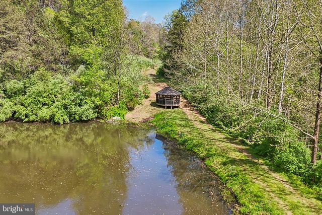 7017 UNION MILL RD, Clifton, VA 20124