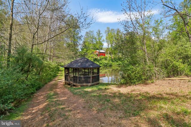 7017 UNION MILL RD, Clifton, VA 20124