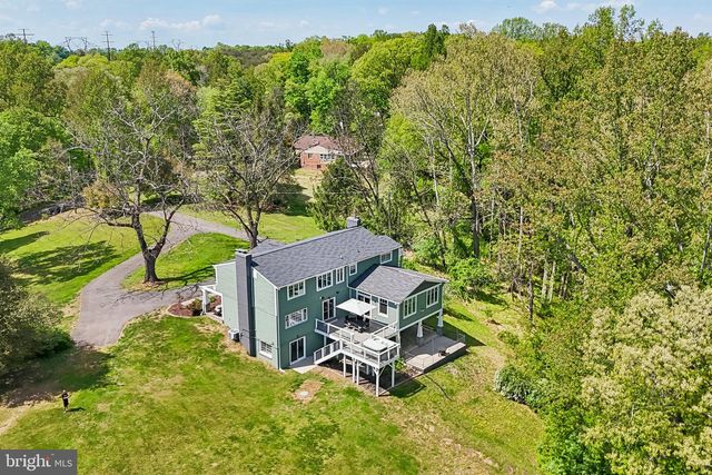7017 UNION MILL RD, Clifton, VA 20124