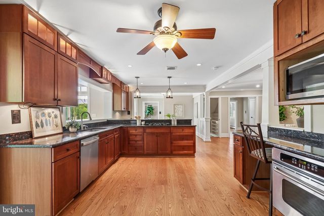 7017 UNION MILL RD, Clifton, VA 20124
