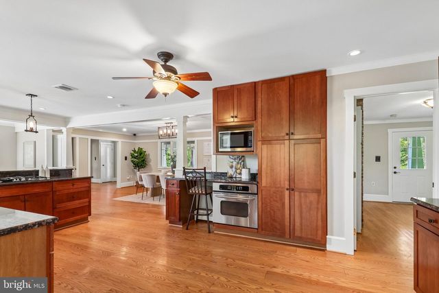 7017 UNION MILL RD, Clifton, VA 20124