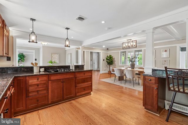 7017 UNION MILL RD, Clifton, VA 20124