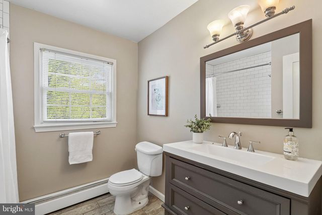 7017 UNION MILL RD, Clifton, VA 20124