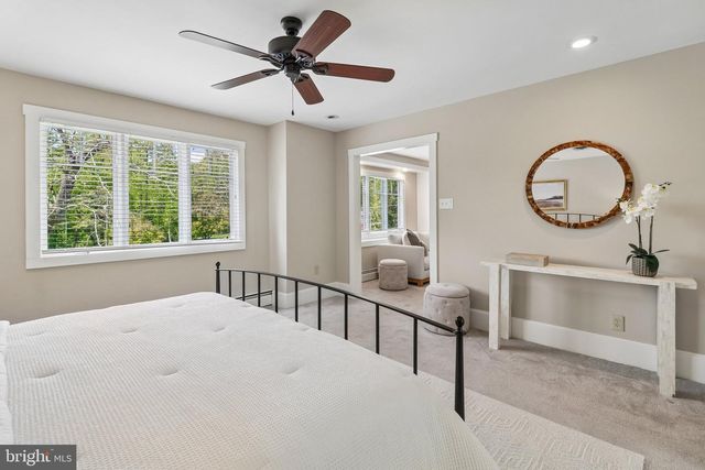 7017 UNION MILL RD, Clifton, VA 20124