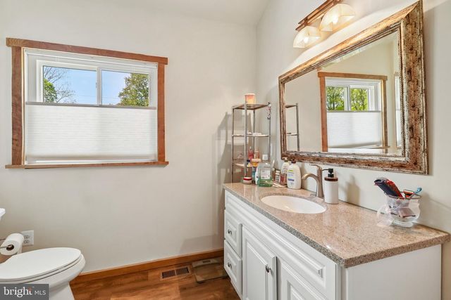 7017 UNION MILL RD, Clifton, VA 20124