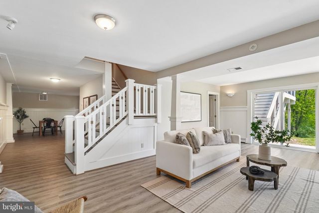 7017 UNION MILL RD, Clifton, VA 20124