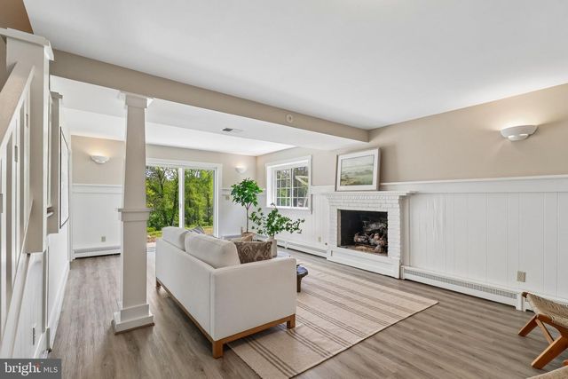 7017 UNION MILL RD, Clifton, VA 20124