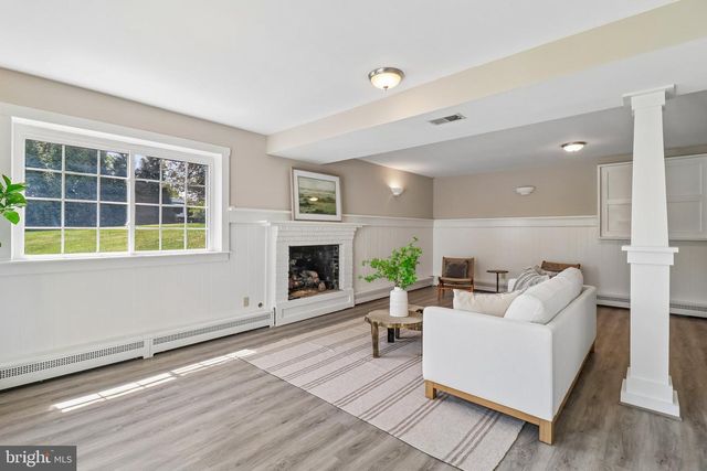 7017 UNION MILL RD, Clifton, VA 20124