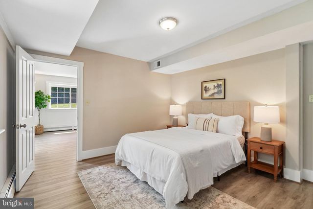 7017 UNION MILL RD, Clifton, VA 20124