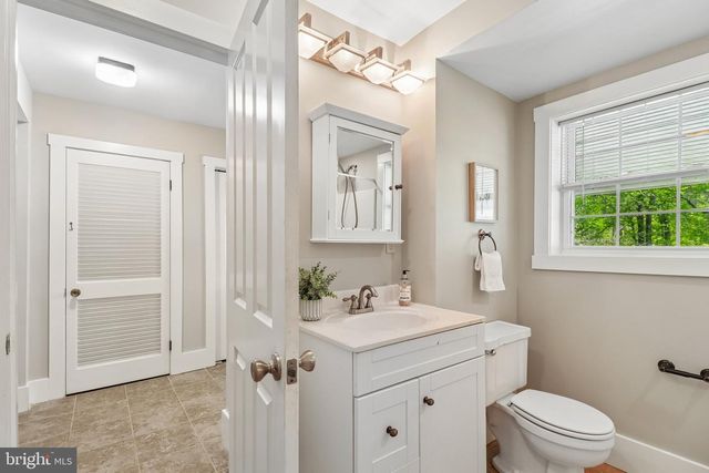 7017 UNION MILL RD, Clifton, VA 20124