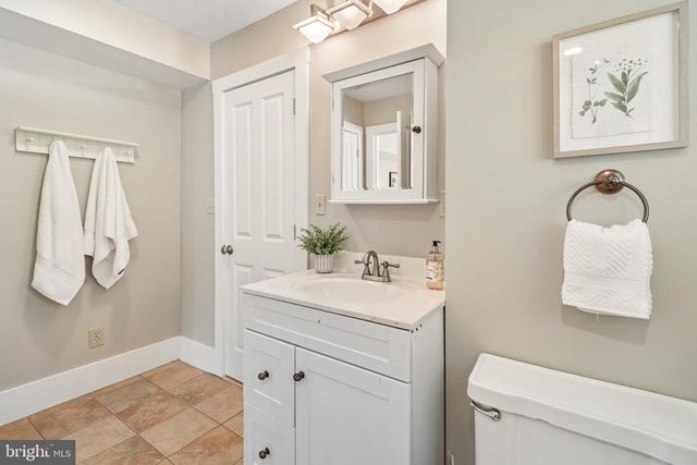7017 UNION MILL RD, Clifton, VA 20124