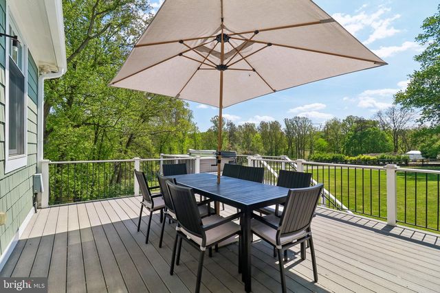 7017 UNION MILL RD, Clifton, VA 20124