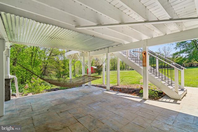 7017 UNION MILL RD, Clifton, VA 20124