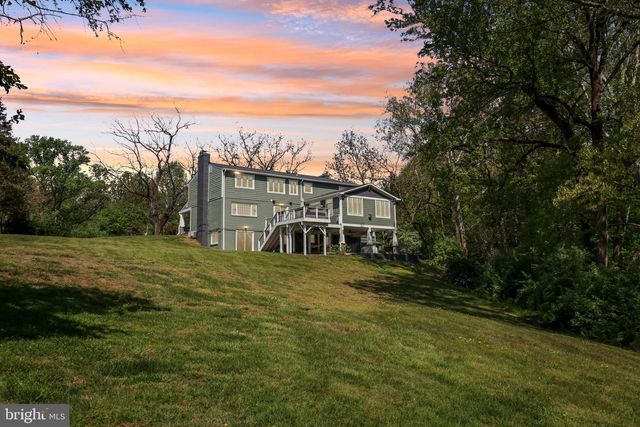 7017 UNION MILL RD, Clifton, VA 20124