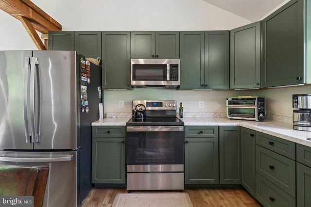 7017 UNION MILL RD, Clifton, VA 20124