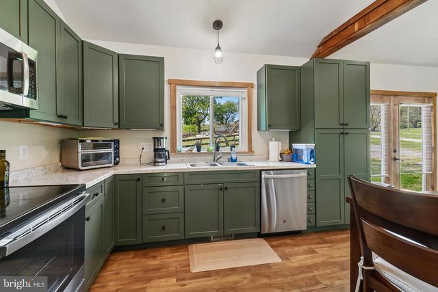 7017 UNION MILL RD, Clifton, VA 20124