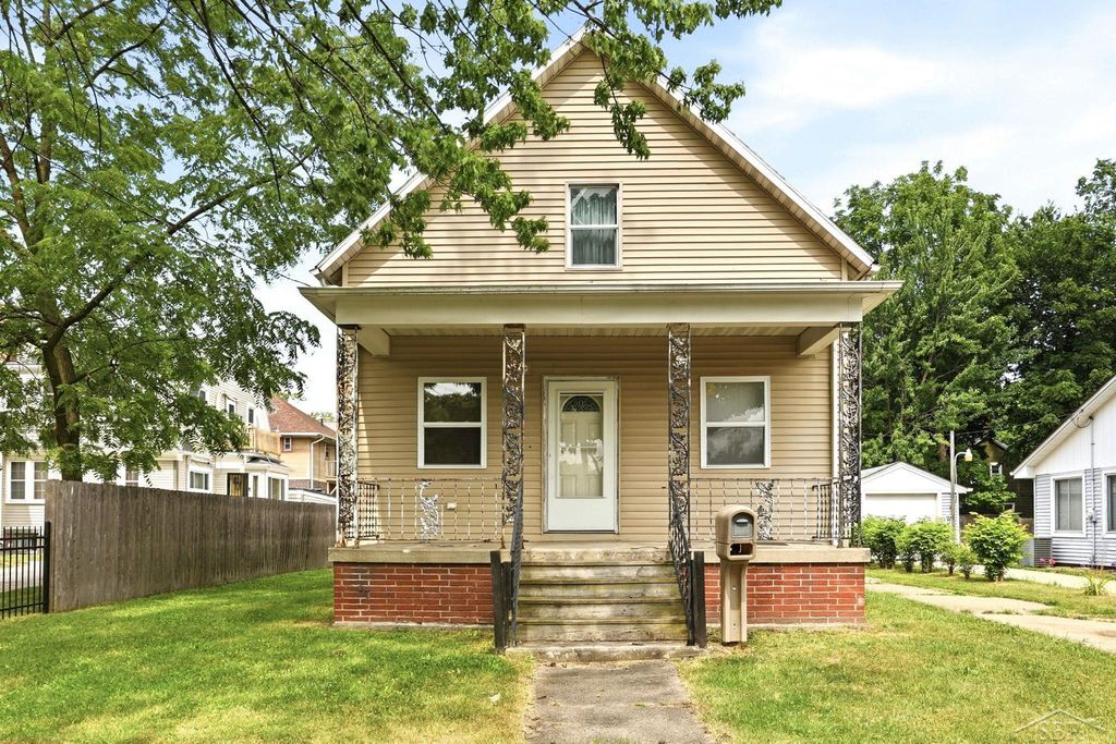 1427 Brown Street, Saginaw, MI 48601