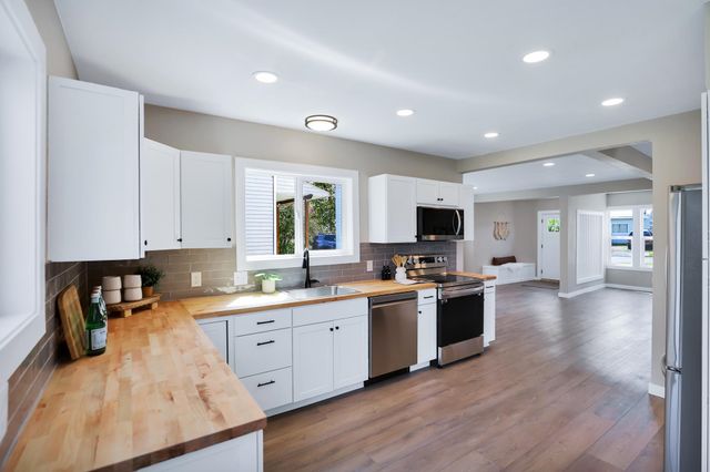 2434 E Wiscomb St, Spokane, WA 99207