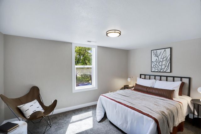 2434 E Wiscomb St, Spokane, WA 99207