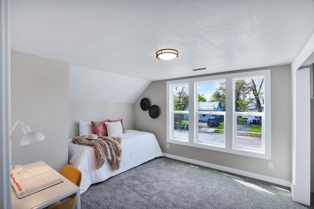 2434 E Wiscomb St, Spokane, WA 99207