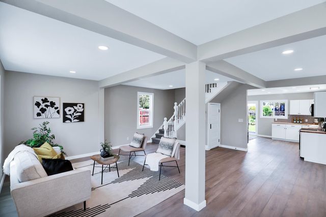 2434 E Wiscomb St, Spokane, WA 99207