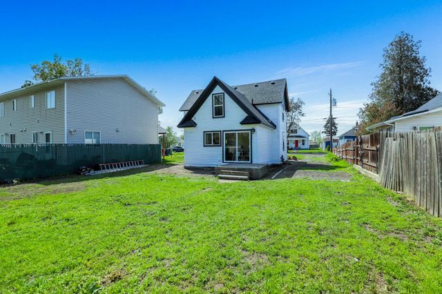 2434 E Wiscomb St, Spokane, WA 99207