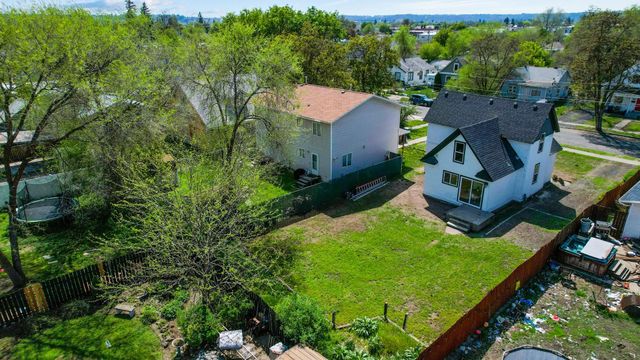 2434 E Wiscomb St, Spokane, WA 99207