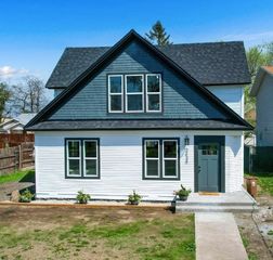 2434 E Wiscomb St, Spokane, WA 99207