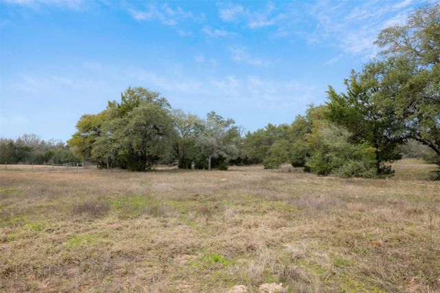 2407 E State Highway 159, Fayetteville, TX 78940