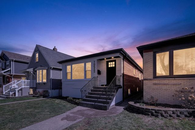 10533 S Whipple Street, Chicago, IL 60655