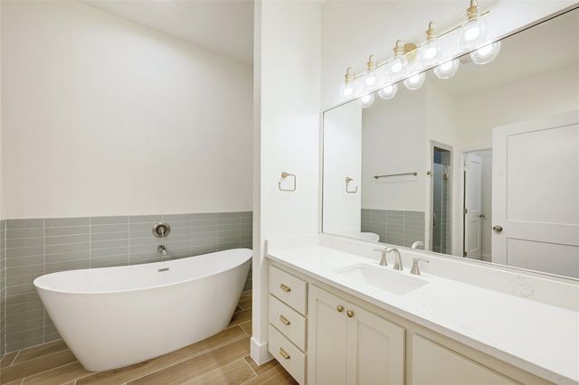 16 Rhapsody LN, Wimberley, TX 78676