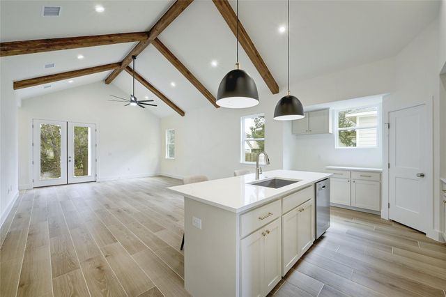 16 Rhapsody LN, Wimberley, TX 78676