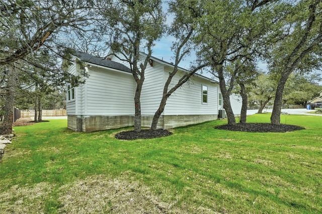 16 Rhapsody LN, Wimberley, TX 78676