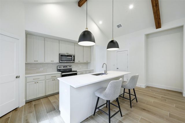 16 Rhapsody LN, Wimberley, TX 78676