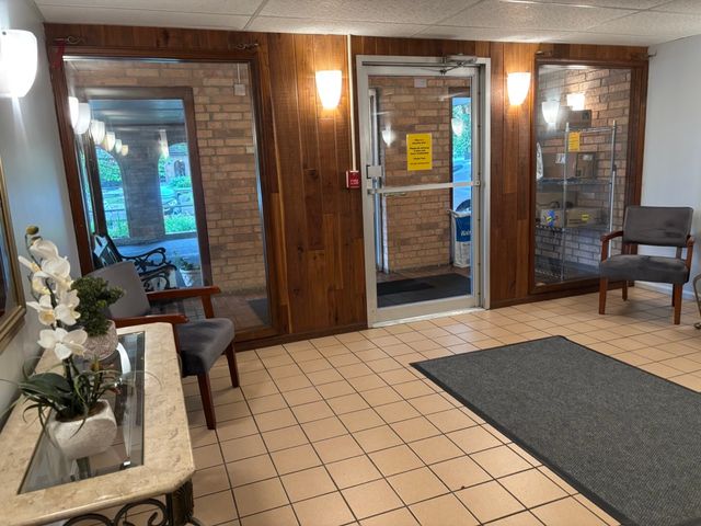 502 Redondo Drive 112, Downers Grove, IL 60516