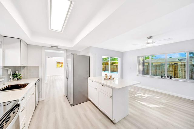 6812 Rio Pinar, North Lauderdale, FL 33068