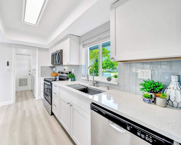 6812 Rio Pinar, North Lauderdale, FL 33068